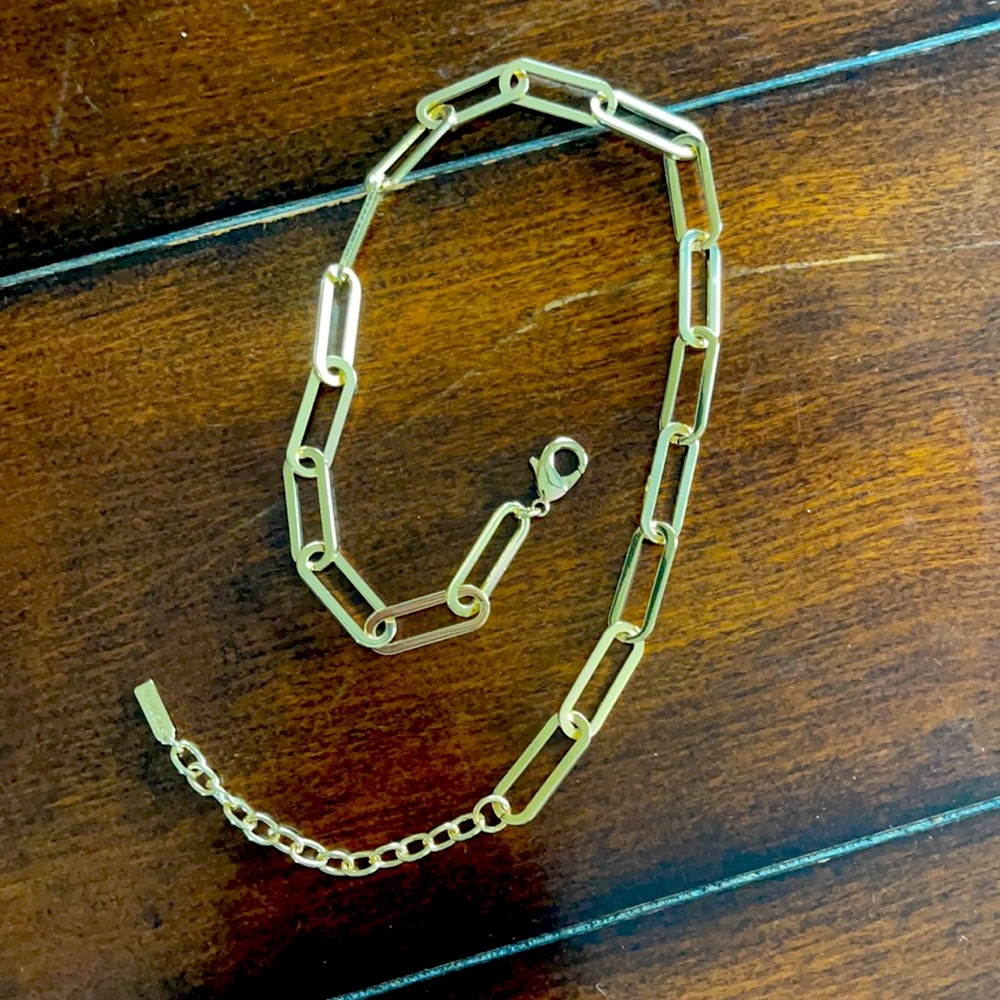 Large chain linked necklace